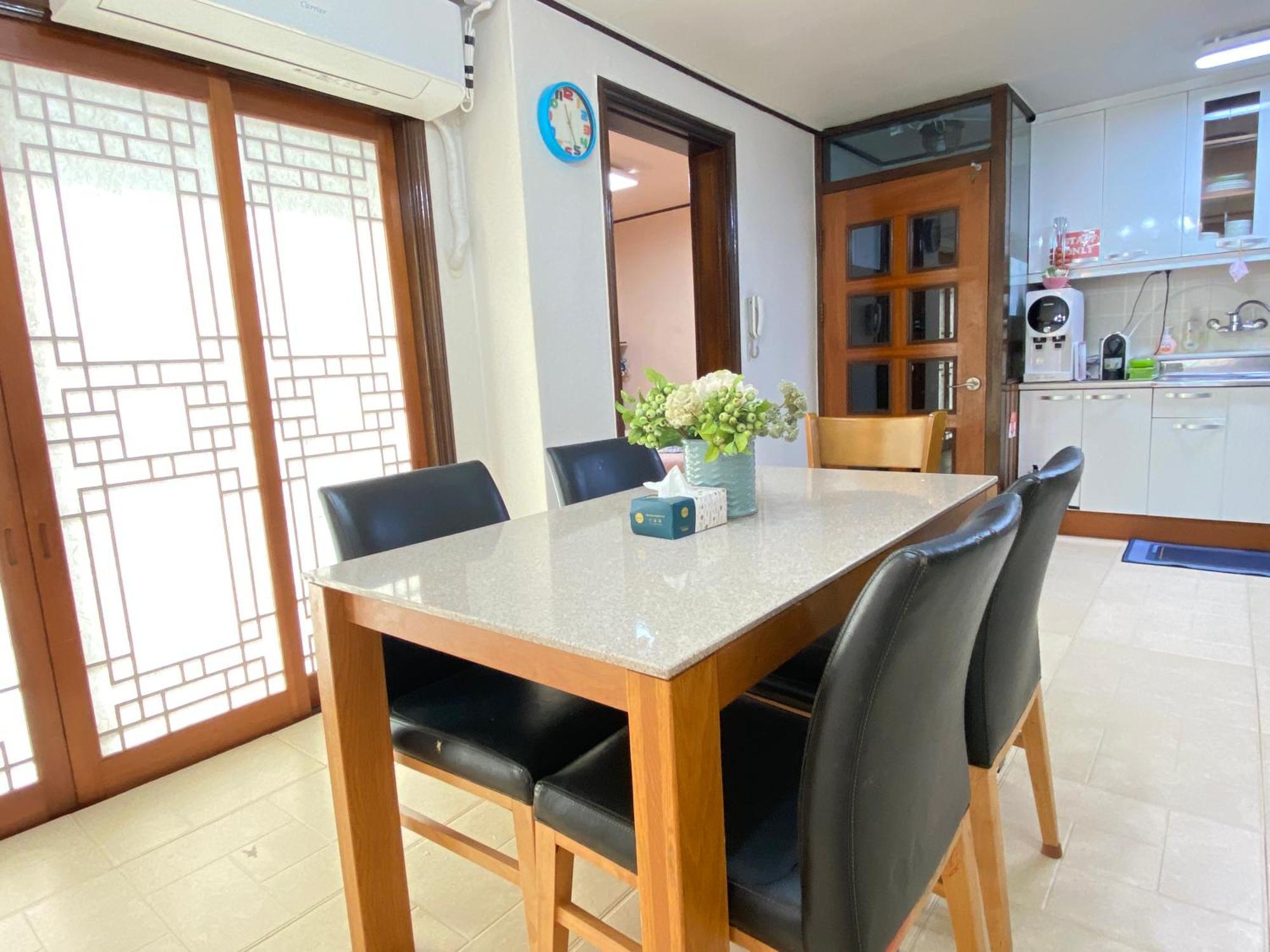 Aroha House For Foreign Guests Only Villa