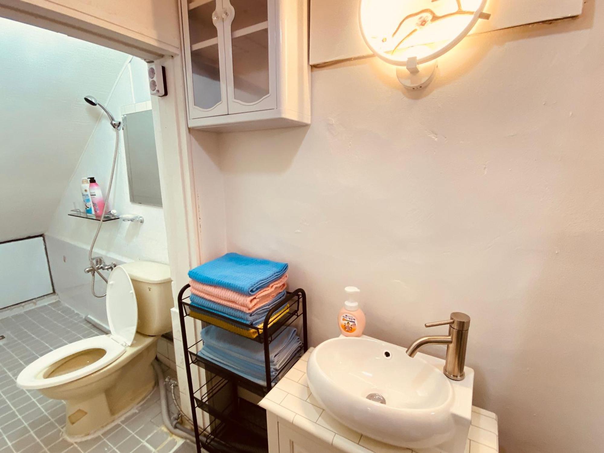 Aroha House For Foreign Guests Only *